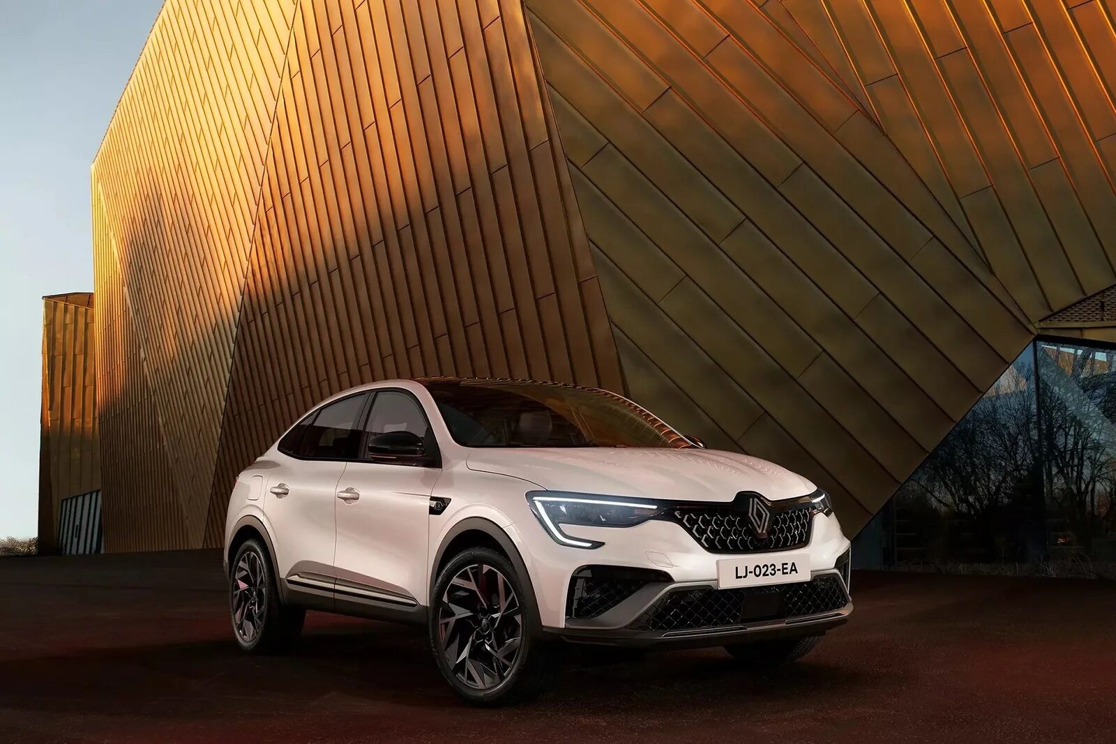 Рено 2024 фото Новая отделка Fancy Esprit Alpine для Renault Arkana - новость от Автодок