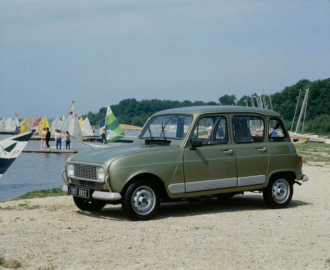 Рено 4 фото Renault 4 GTL 1983 - Losange Magazine No. 1 printemps 2018