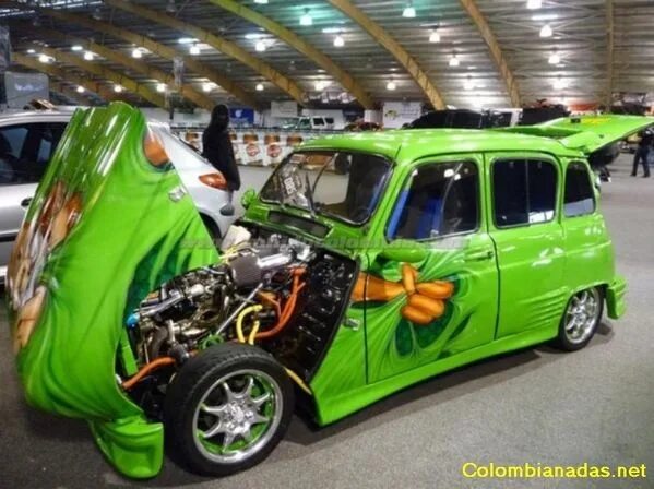 Рено 4х4 тюнинг Renault 4 with Custom Orange Bow