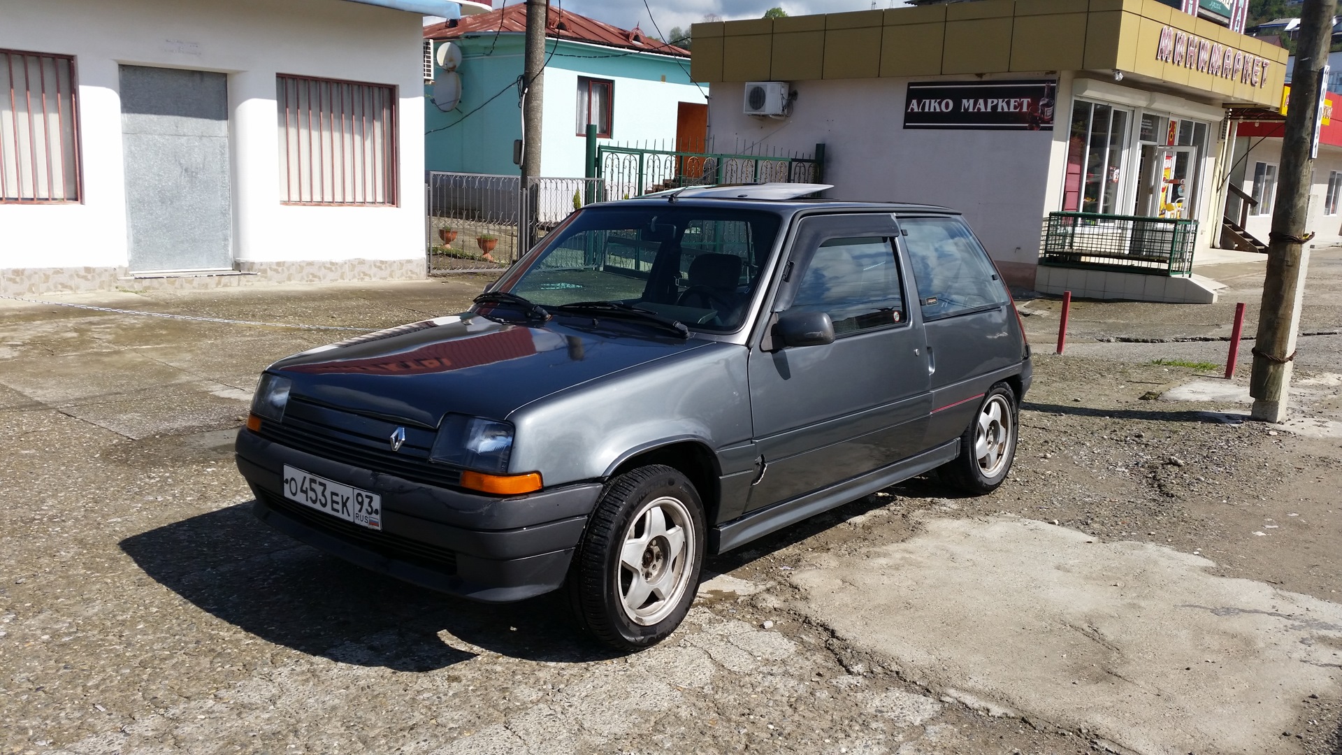 Рено 5 фото Renault 5 (2G) 1.7 бензиновый 1990 1.7GTX бешеная табуретка на DRIVE2