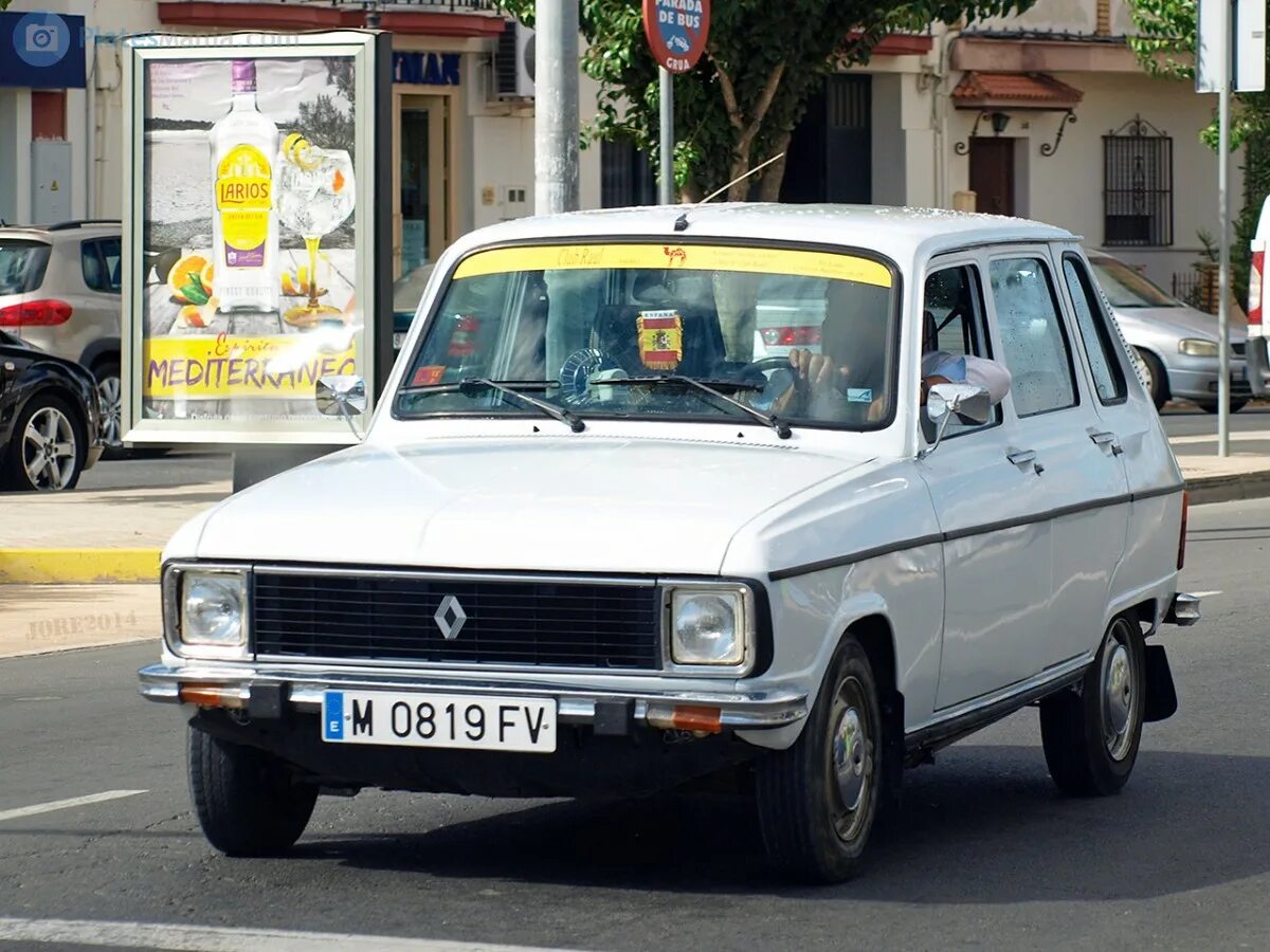 Рено 6 фото "M 0819 FV" фото Renault 6. Испания