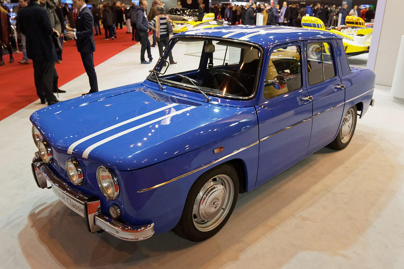 Рено 8 фото File:Rétromobile 2018 - Renault 8 Gordini type R1135 - 1970 - 002.jpg - Wikipedi