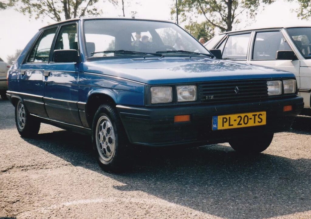 Рено 9 фото Renault 11 TXE Electronic 9-5-1986 PL-20-TS At a Renault 9. Flickr