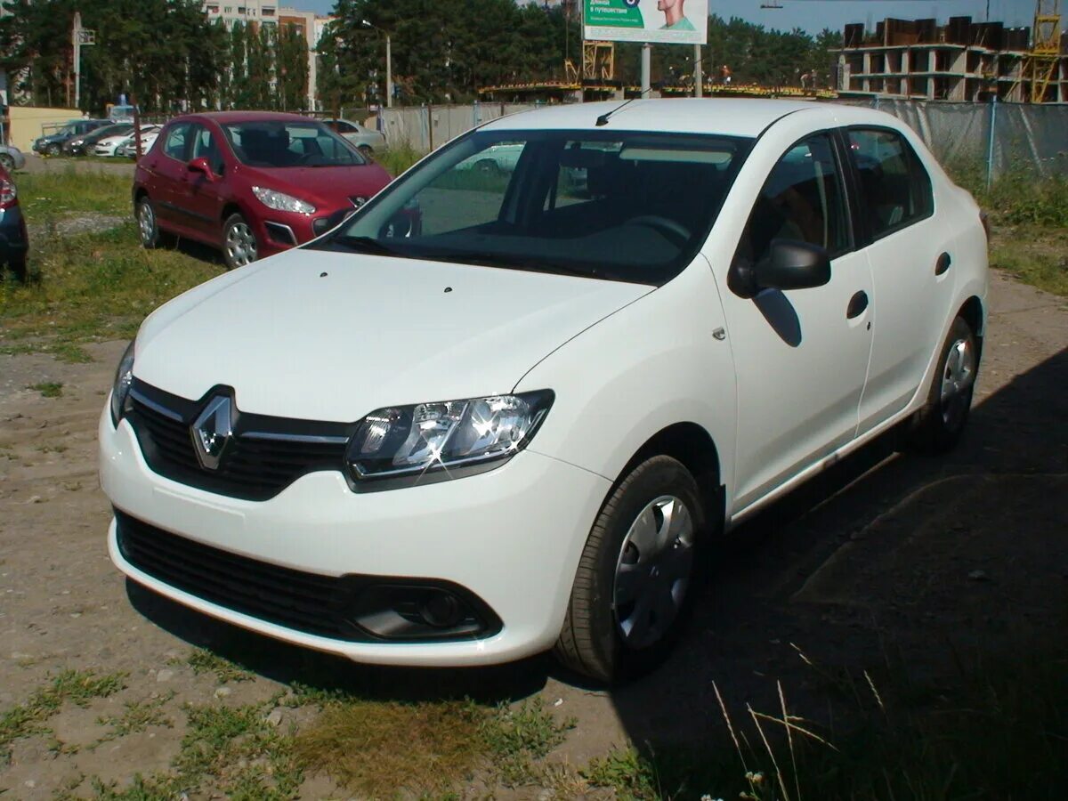 Рено белого цвета фото Купить новый Renault Logan II 1.6 MT (82 л.с.) бензин механика в Воронеже: белый