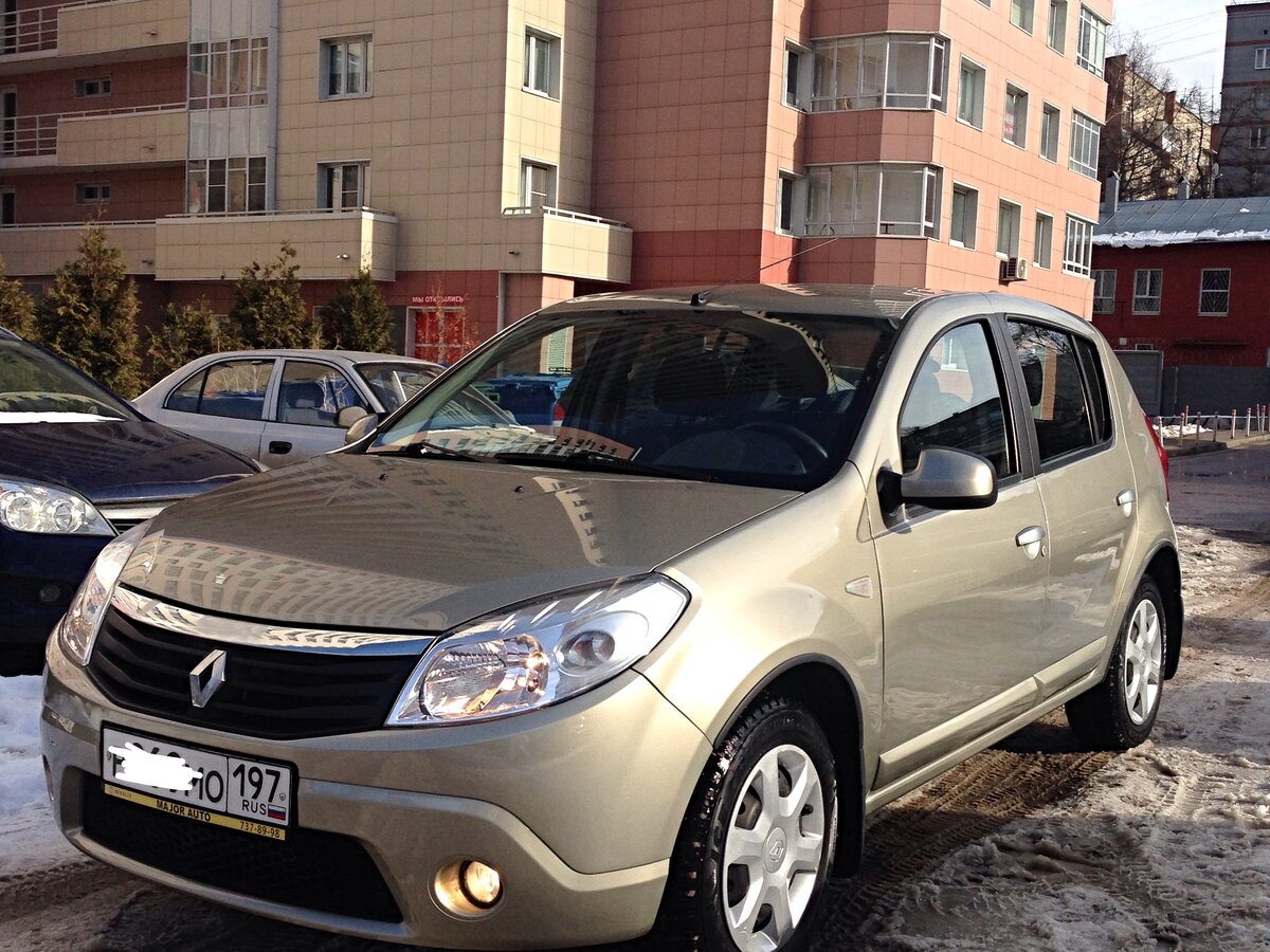 Рено бежевый фото Купить б/у Renault Sandero I 1.6 AT (103 л.с.) бензин автомат в Москве: бежевый 