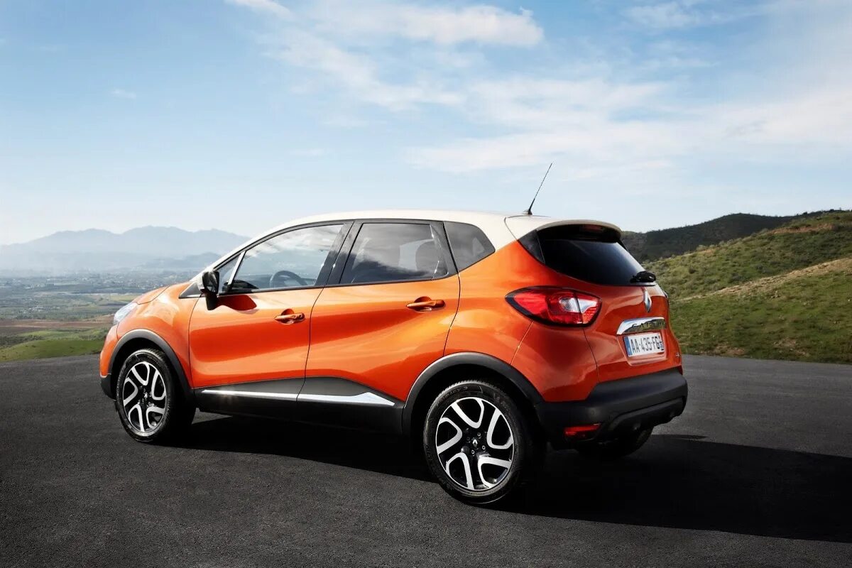 Рено captur фото Renault Lifts the Curtain on New Captur Small Crossover, the French Juke Carscoo