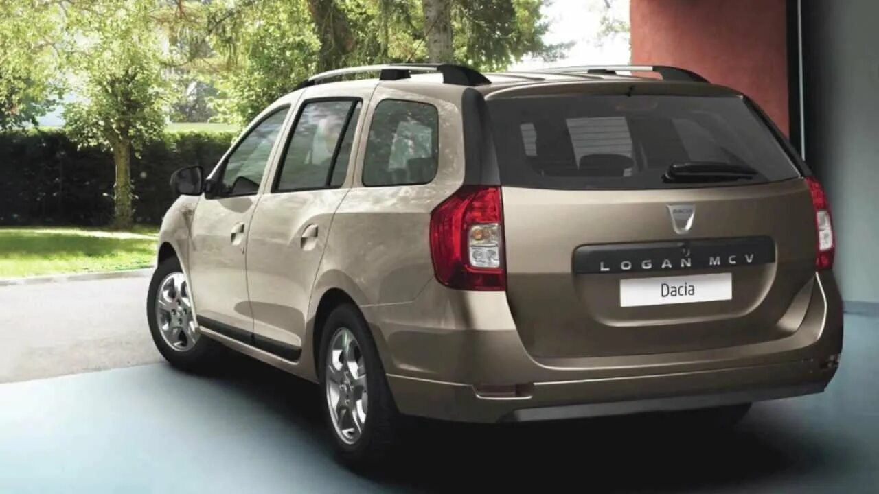 Рено дачия фото Dacia Logan MCV The Affordable Estate - 10 Second Car Videos - YouTube