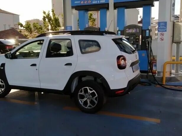 Рено дастер 2.0 фото Купить б/у Renault Duster I 2.0 MT (135 л.с.) 4WD бензин механика в Мегионе: бел