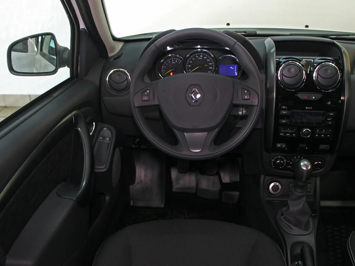 Рено дастер 2013 салон фото Купить новый Renault Duster I Рестайлинг 2.0 MT (143 л.с.) 4WD бензин механика в