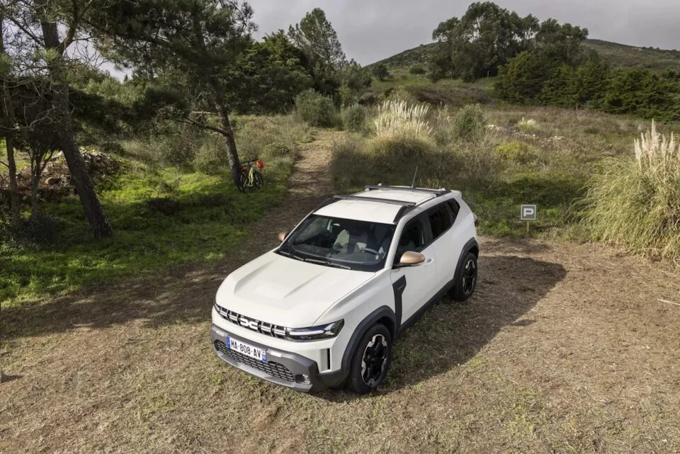 Представлен Dacia Duster 2024: гибридные силовые установки и двуспальная кровать