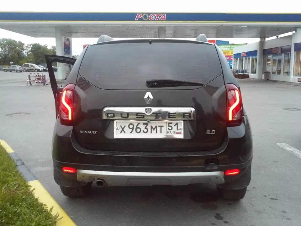 Рено дастер фото сзади Задние фонари от обновленного Дастера - Renault Duster (1G), 2 л, 2012 года стай