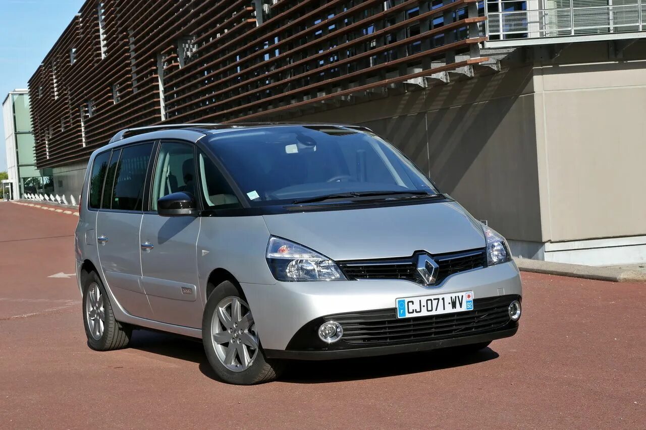 Рено эспейс 4 фото Renault Espace minivan 2.0 MT diesel 173 hp fwd type of drive 4 generation, rest