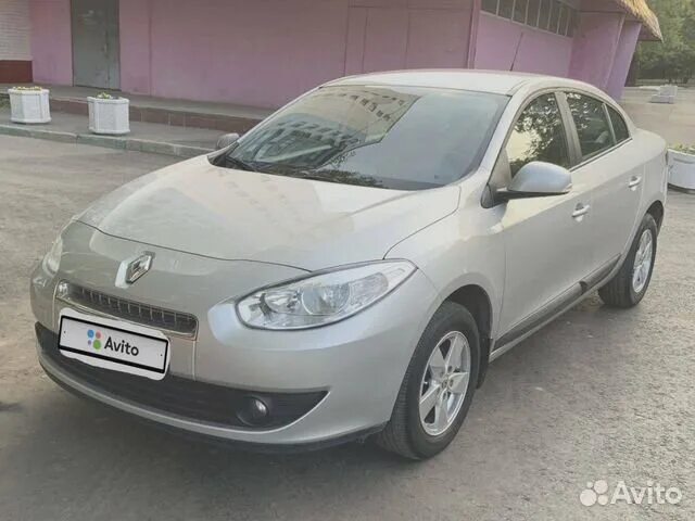 Рено флюенс 2010 фото Renault fluence 2010 года Sarma-Auto.ru