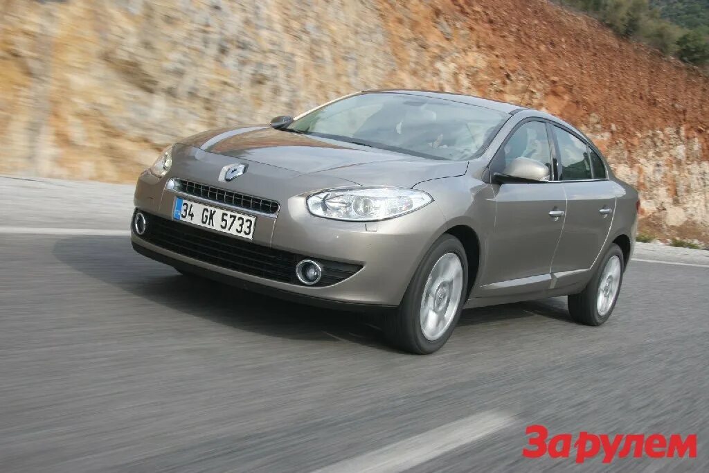 Рено флюенс фото Renault Fluence: Всего в меру