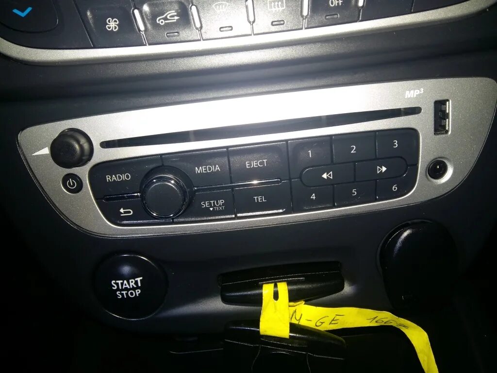 Рено флюенс как подключить блютуз Radio CD MP3 cu USB si Bluetooth , original Renault Megane 3 3 Facelift : 281159