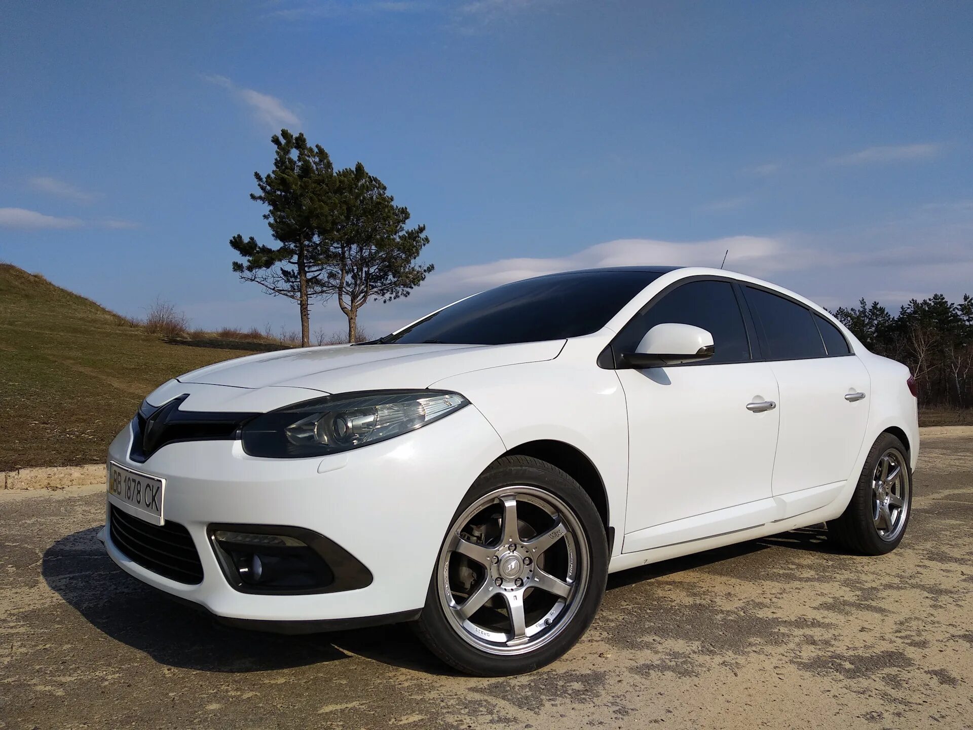 Рено флюенс на 16 дисках фото Шины renault fluence LkbAuto.ru