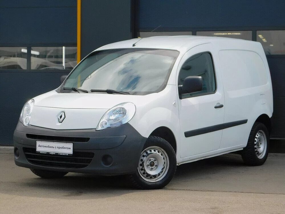 Рено фото 2011 Купить б/у Renault Kangoo II 1.6 MT (84 л.с.) бензин механика в Химках: белый Ре