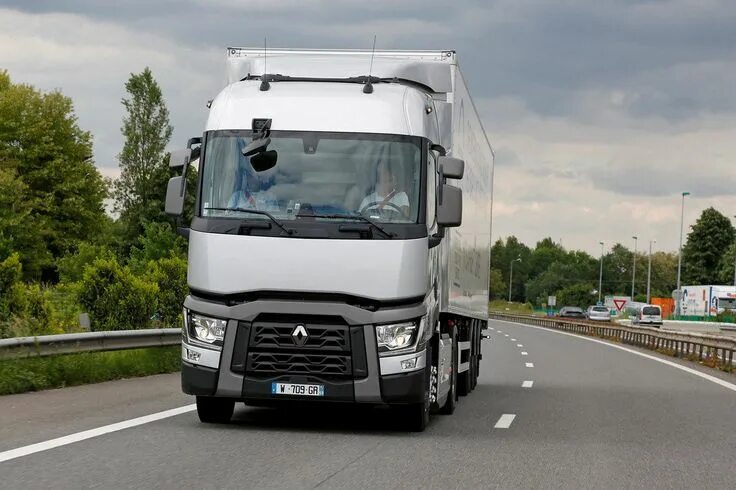 Рено фура фото Renault Trucks подарит за эконом-вождение год аренды на грузовик Автомобиль, Авт