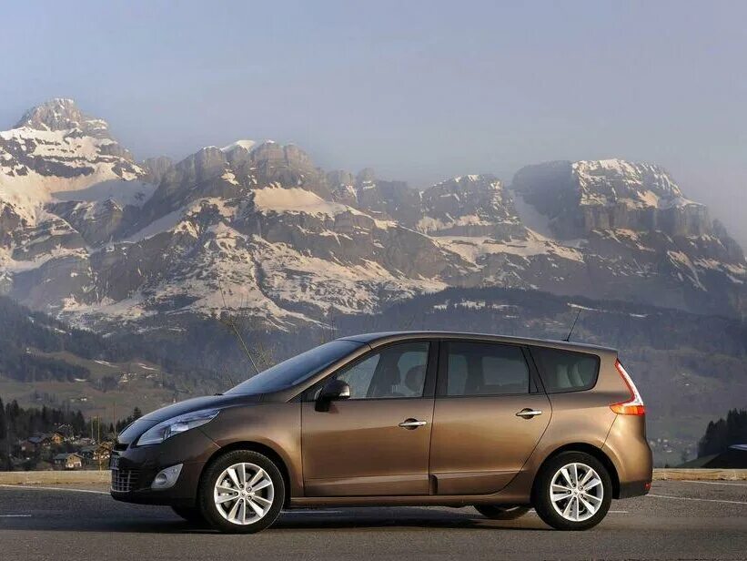 Рено гранд сценик 3 фото Купить б/у Renault Scenic II Рестайлинг Grand 1.9d MT (120 л.с.) дизель механика