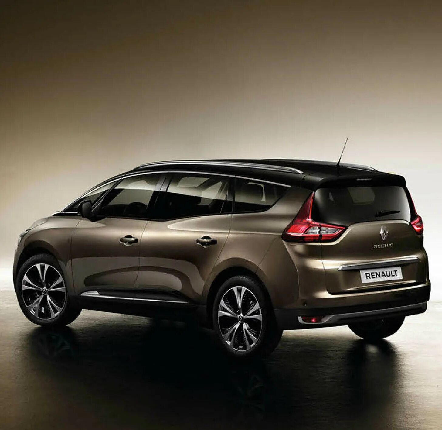 Рено гранд сценик 4 фото Autozine - Nieuws: Renault onthult nieuwe Grand Scenic