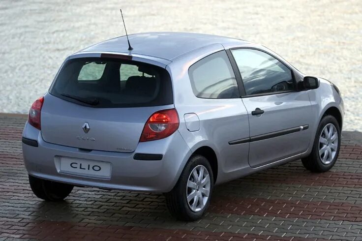 Рено хэтчбек фото Renault Clio 1.6 Comfort Dynamique Renault clio 1, Clio, Renault