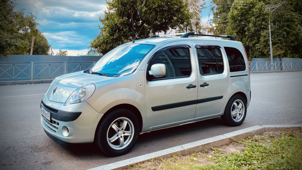 Рено кангу 2 фото Renault Kangoo (2G) 1.5 дизельный 2009 Next lvl на DRIVE2