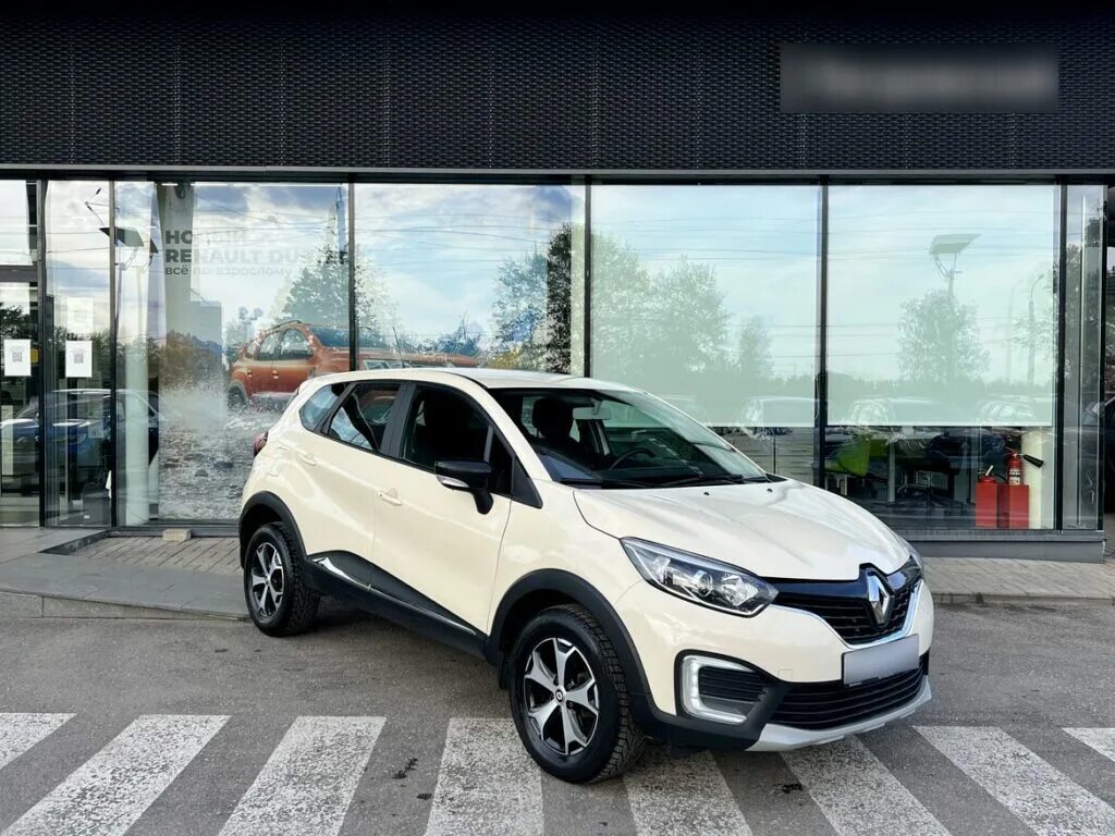 Рено каптур 2019 фото Купить автомобиль Renault с пробегом в кредит Автосалон Аврора