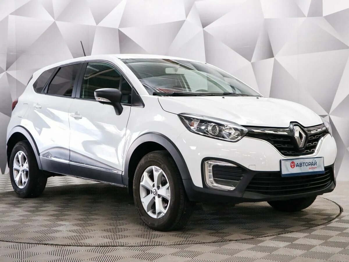 Рено каптур 2019 фото Купить б/у Renault Kaptur I Рестайлинг 1.6 MT (114 л.с.) бензин механика в Ульян