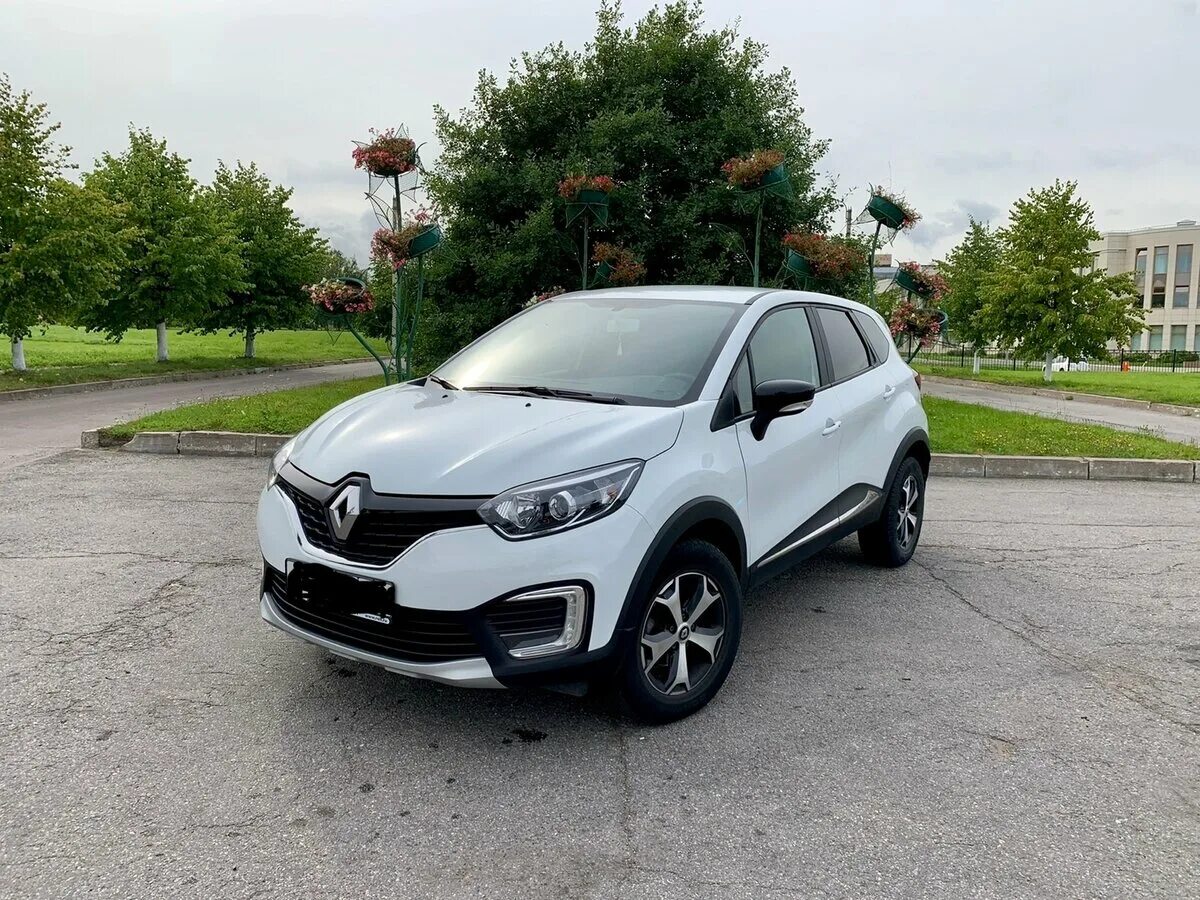 Рено каптур белый фото Купить б/у Renault Kaptur I 1.6 MT (114 л.с.) бензин механика в Пушкине: белый Р