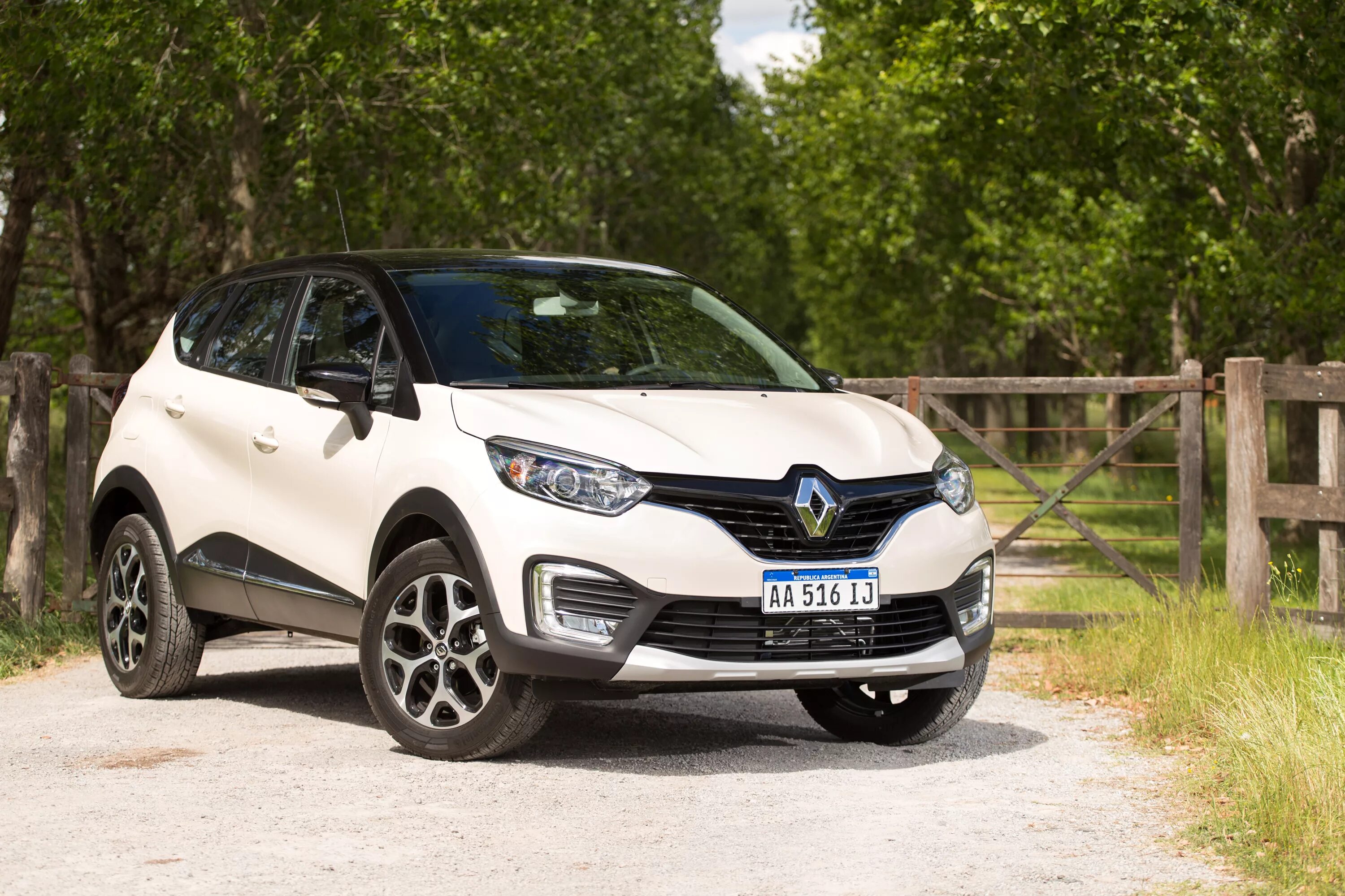 Рено каптур белый фото Картинки Рено 2016 Captur Latam белая Автомобили 3000x2000