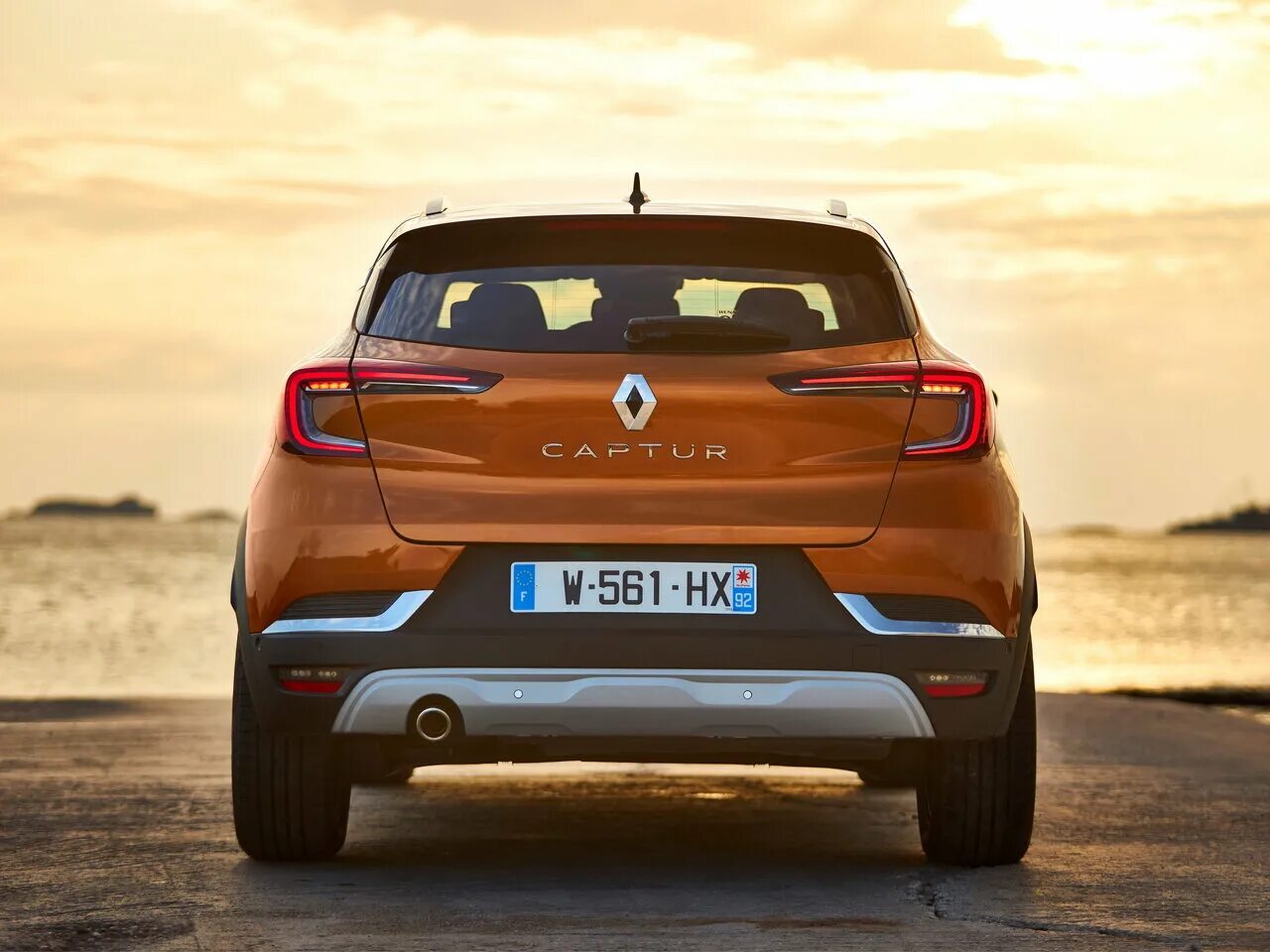 Рено каптур фото сзади Renault Captur 2 поколение, внедорожник 5-дверный - технические характеристики, 