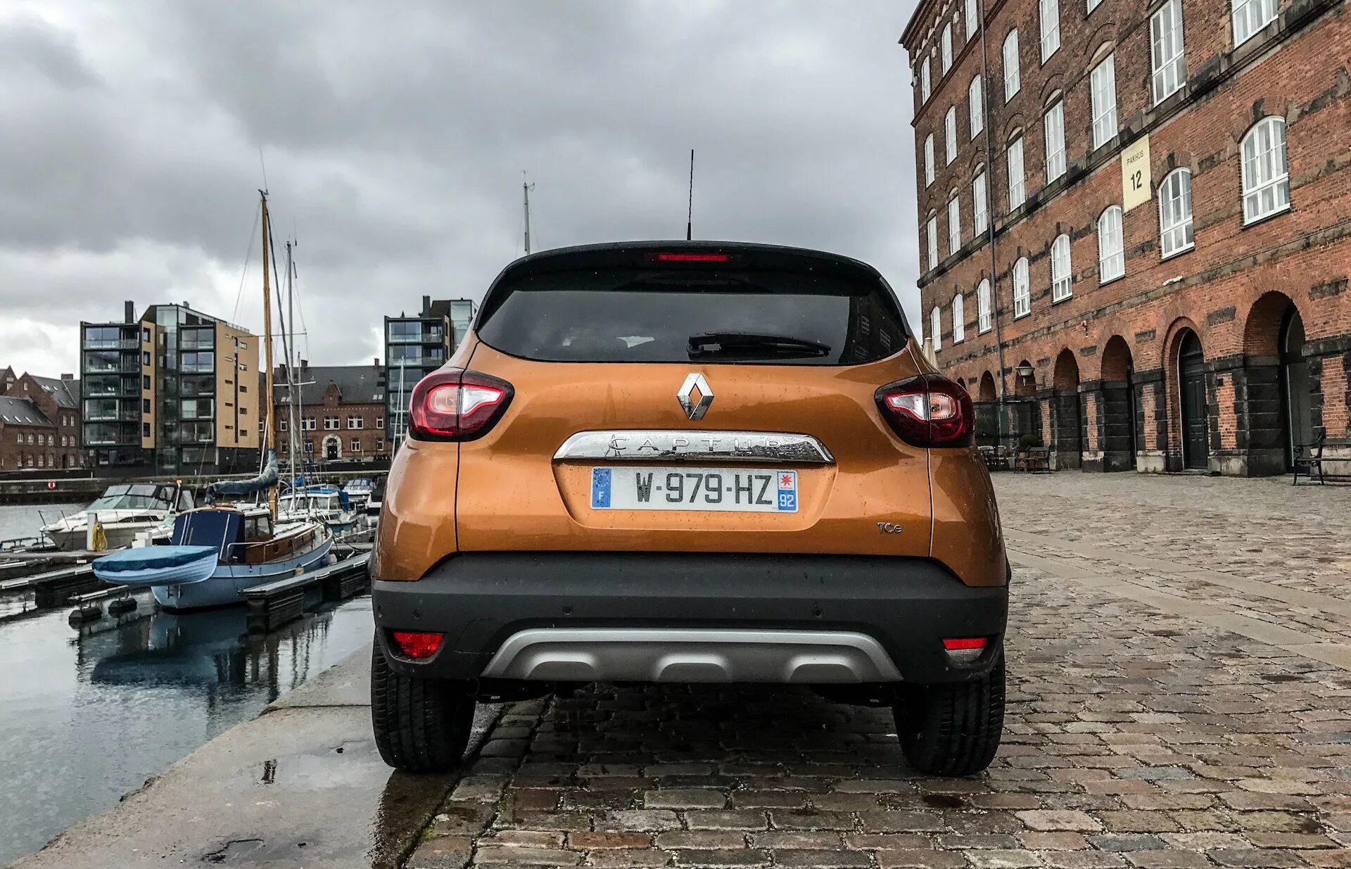 Рено каптур фото сзади Тест-драйв обновленного Renault Captur: не путать с Kaptur - "Тест-драйвы" на DR