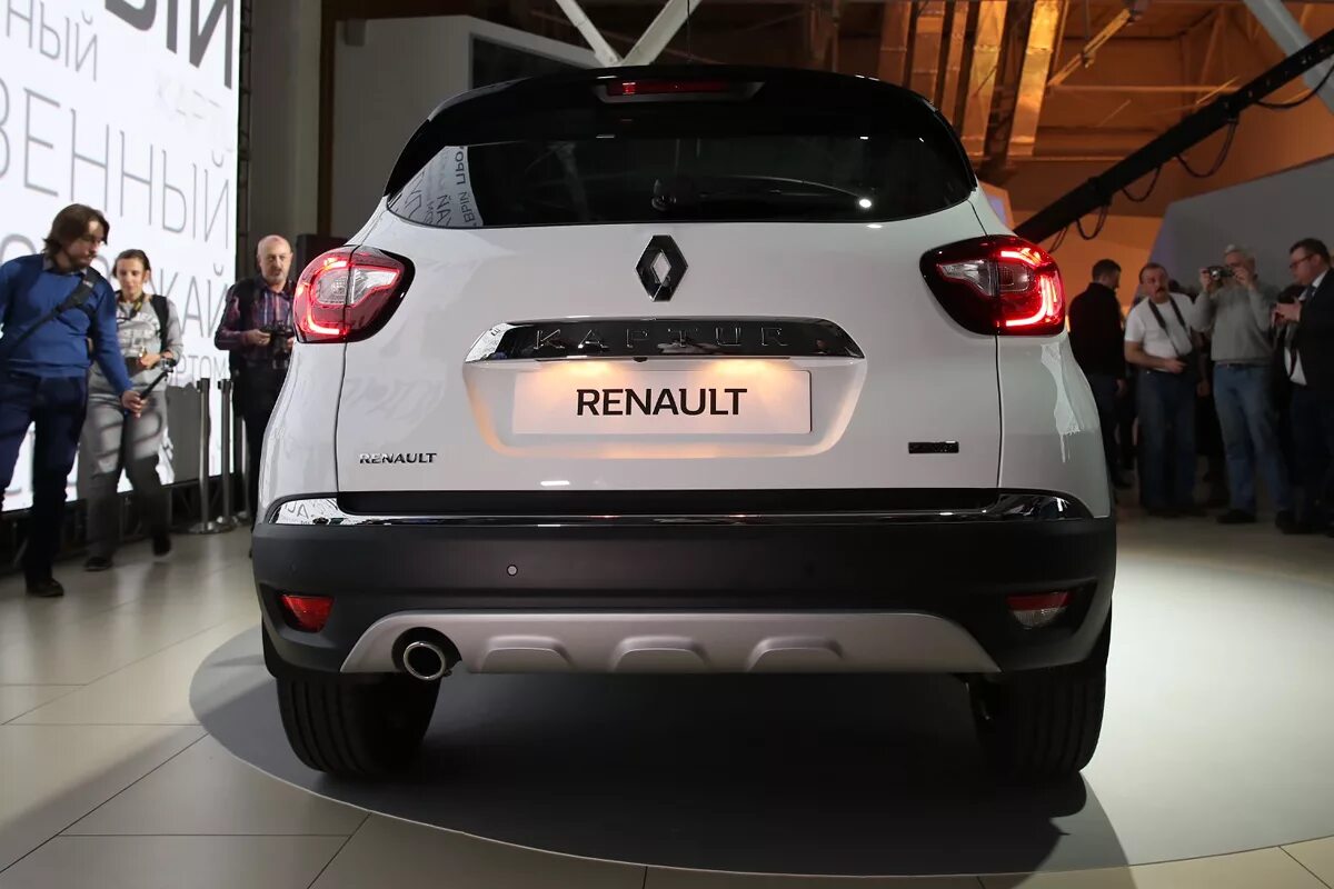 Рено каптур фото сзади Renault представил бюджетный кроссовер для России :: Autonews