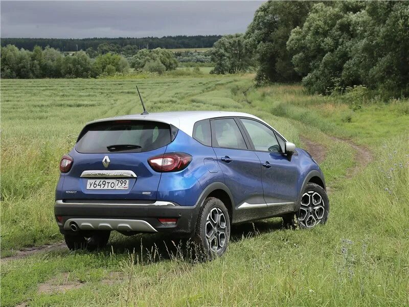 Рено каптур фото сзади Фото Renault Kaptur - Значимый штрих - новая решетка радиатора