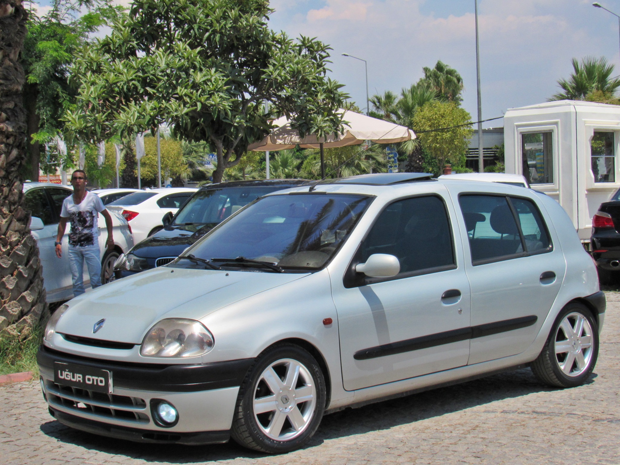 Рено клио 1 фото UĞUR OTO 2001 RENAULT CLiO 1.4 RXT/SUNROOF/KLİMA/TAM OTOMATİK