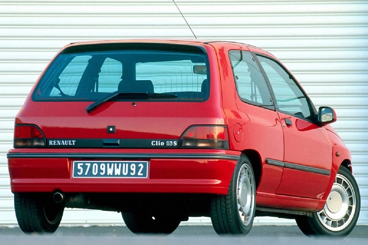 Рено клио 1 фото 1976 - 2016 : 40 ans de petites sportives Renault carakoom.com