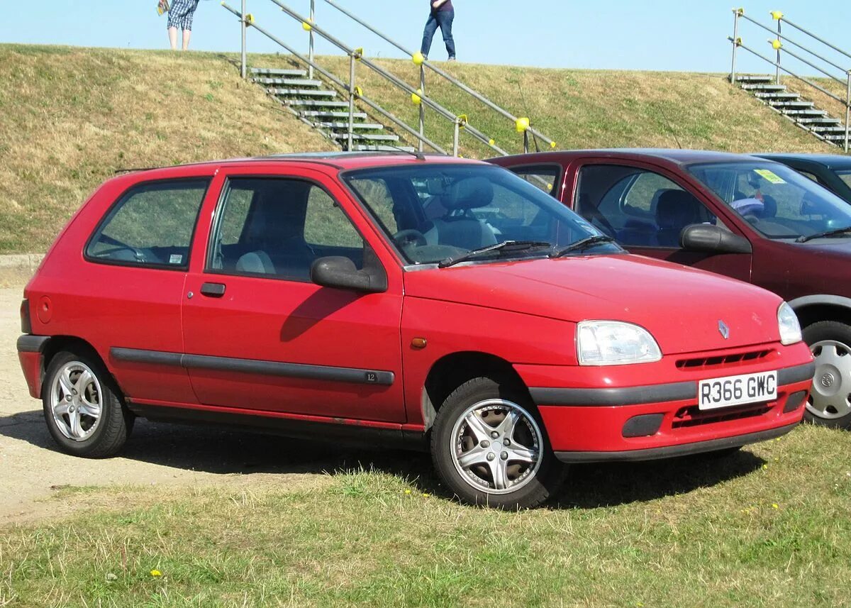 Рено клио 1 поколение фото Файл:Renault Clio I Phase 3 registered Essex April 1998 1149cc.JPG - Вікіпедія