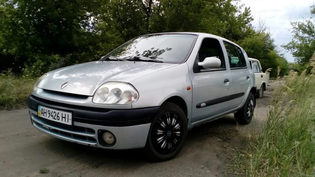 Рено клио 2 фото Renault Clio II 1.4 бензиновый 2000 Малявка. на DRIVE2