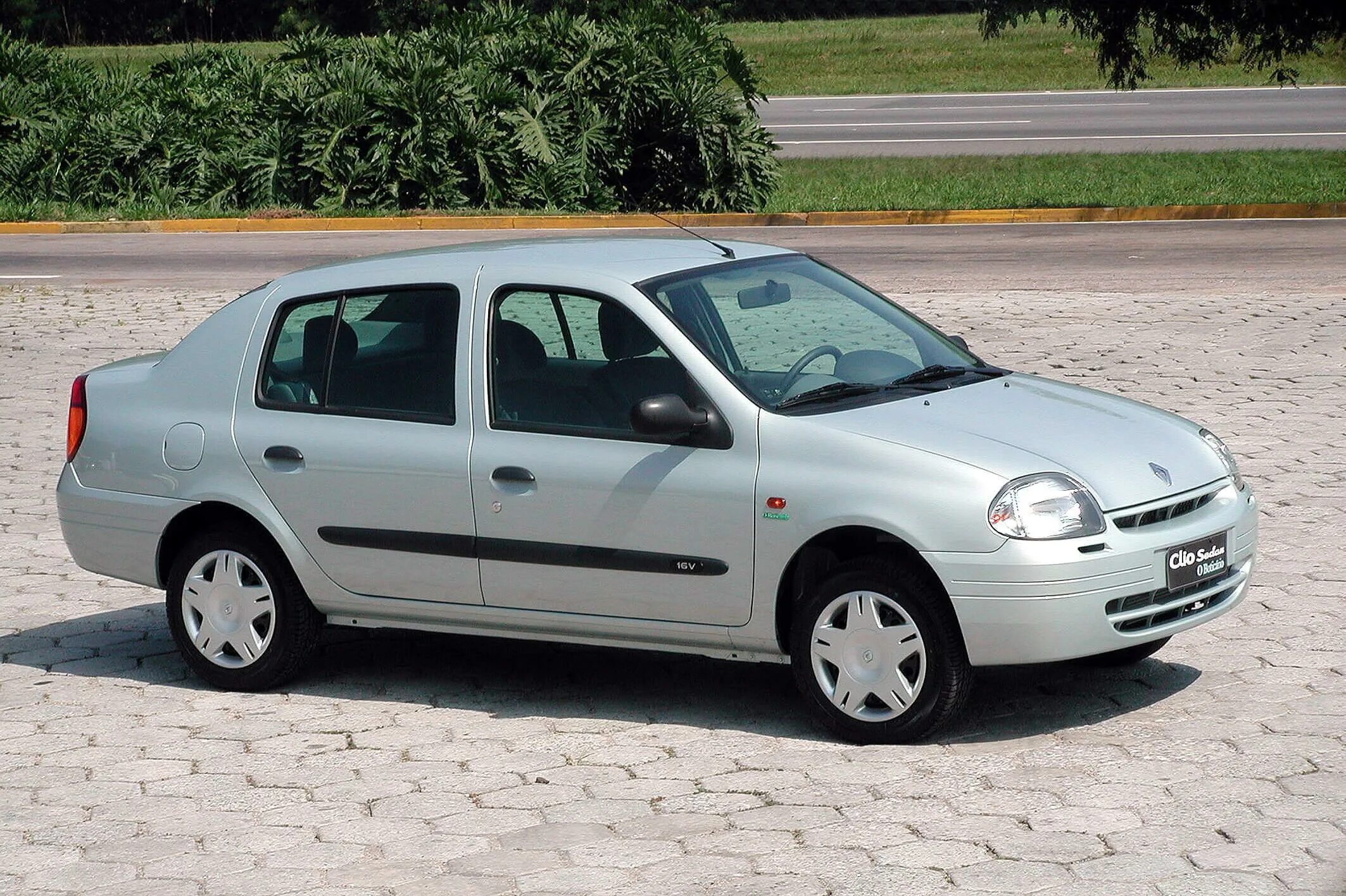 Рено клио седан фото Renault Symbol 1 поколение (1999 - 2001) Седан - технические характеристики на а