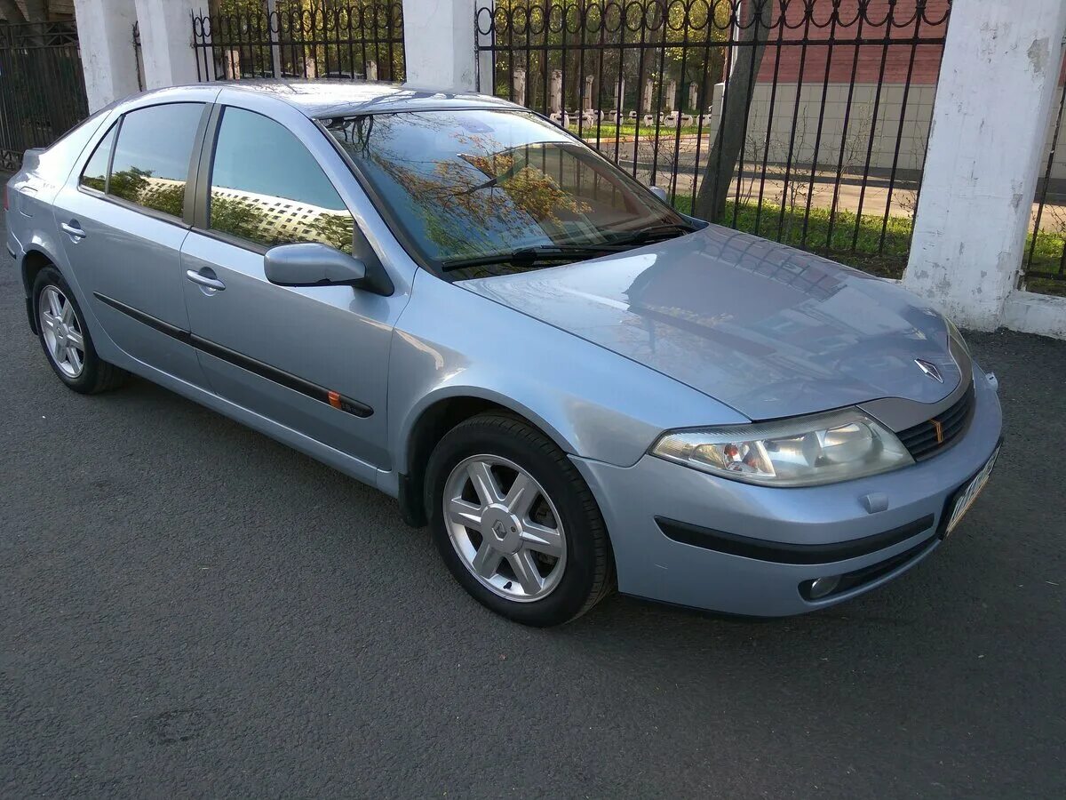 Рено лагуна 2 фото Купить б/у Renault Laguna II 1.8 MT (120 л.с.) бензин механика в Москве: серый Р