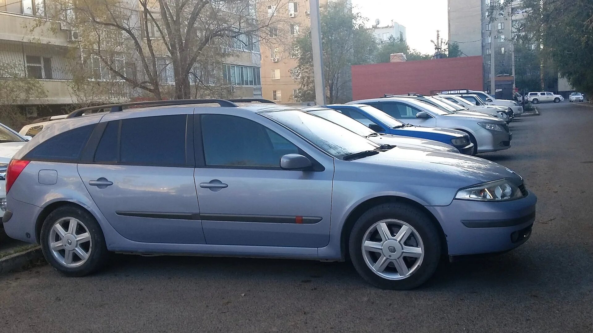 Рено лагуна 2 универсал фото Renault Laguna II 1.8 бензиновый 2002 универсал на DRIVE2