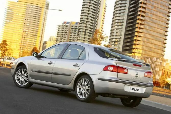 Рено лагуна фото цена Review: Renault X74 Laguna (2002-08)