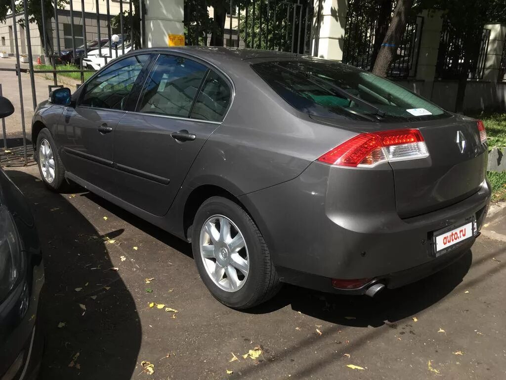 Рено лагуна лифтбек фото Купить б/у Renault Laguna III 2.0 AT (170 л.с.) бензин автомат в Москве: серый Р