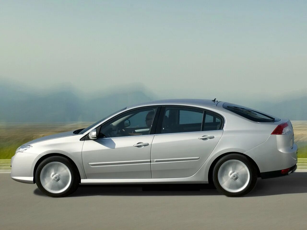 Рено лифтбек фото Renault Laguna 3 поколение, лифтбек - технические характеристики, модельный ряд,