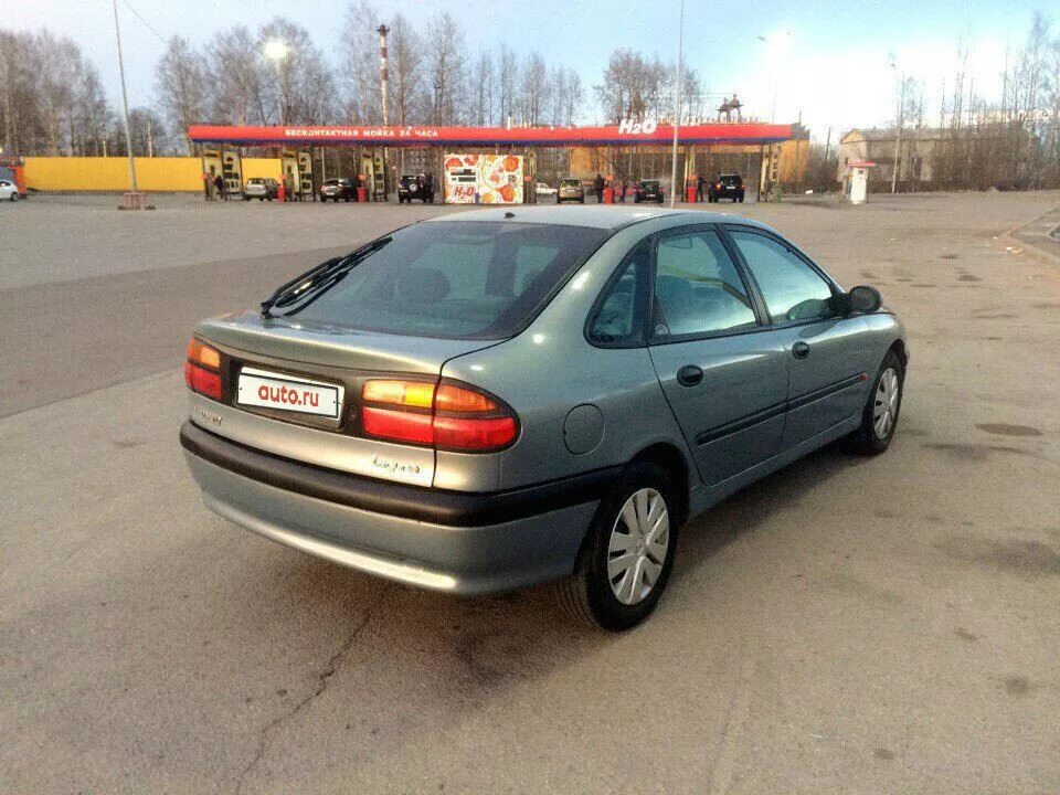 Рено лифтбек фото Купить б/у Renault Laguna I 1.6 MT (107 л.с.) бензин механика в Санкт-Петербурге