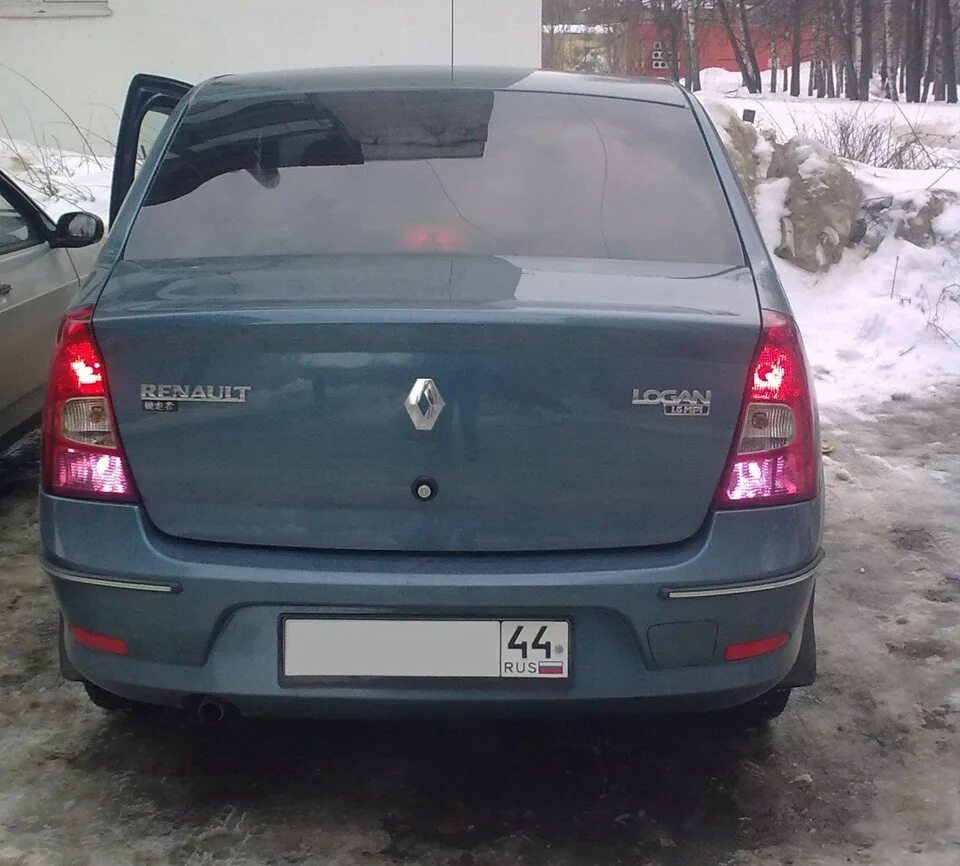 Рено логан 1 фото сзади Симметричный задний ход - Renault Logan (1G), 1,6 л, 2010 года просто так DRIVE2