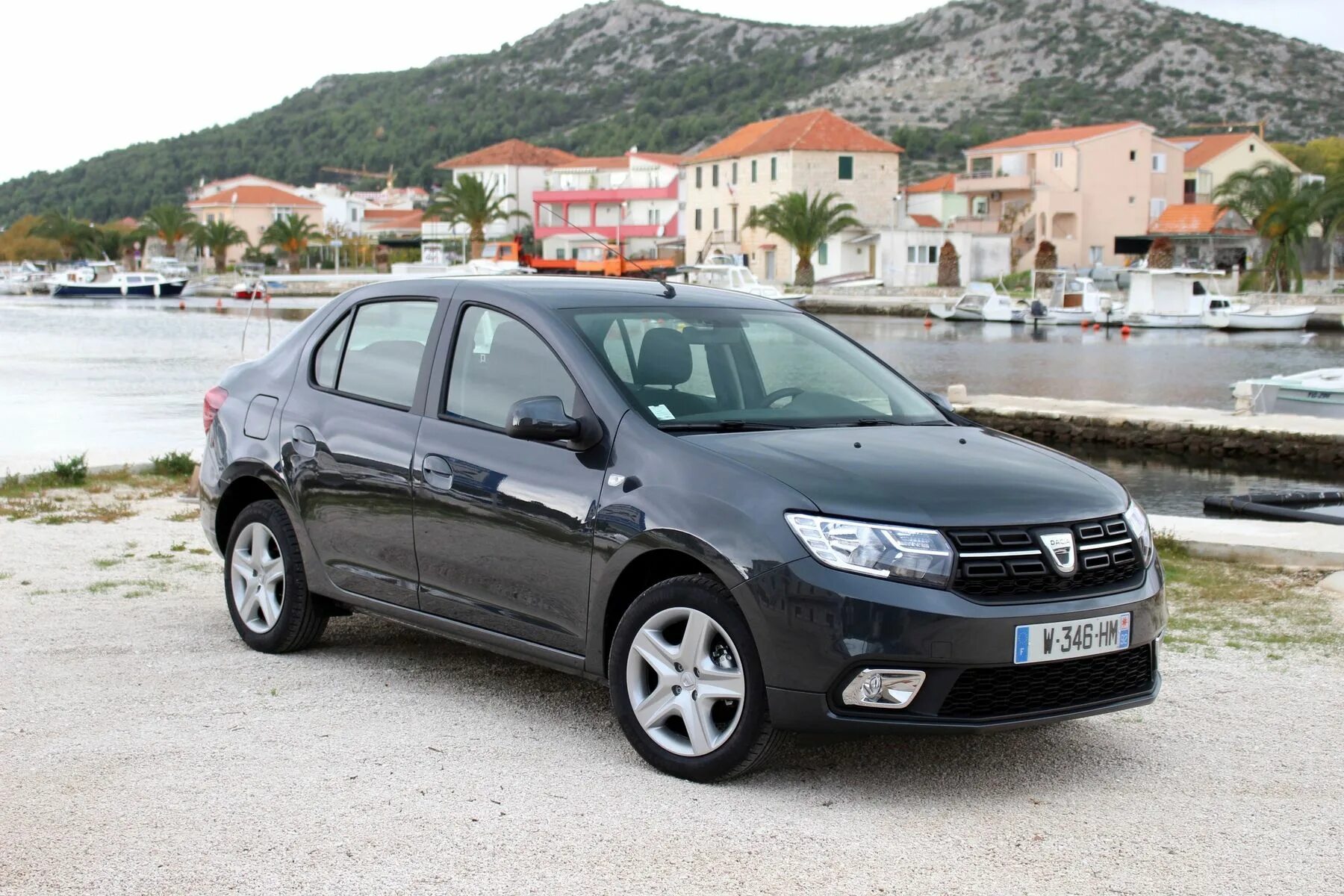 Рено логан 2 фото Dacia Logan 2016 year of release, 2 generation, restyling, sedan - Trim versions