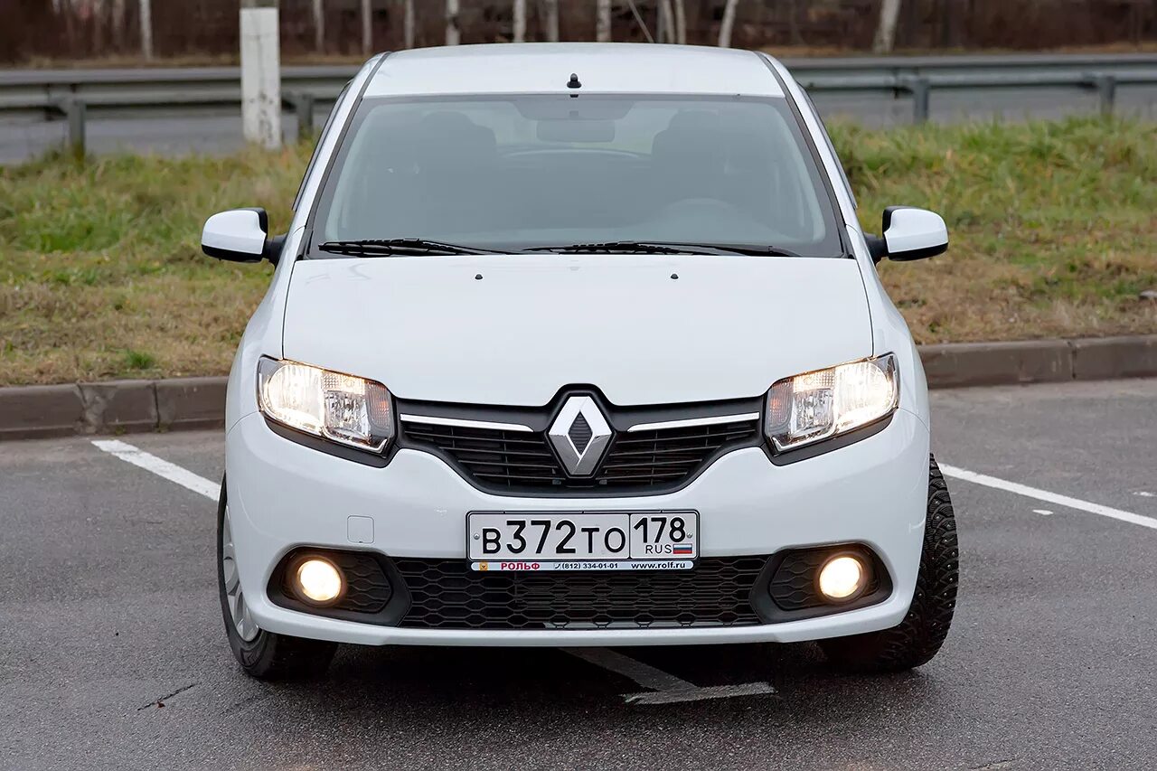 Рено логан 2 фото спереди Тест-драйв New Renault Sandero 1.2: оправдана ли замена? - Журнал Движок.