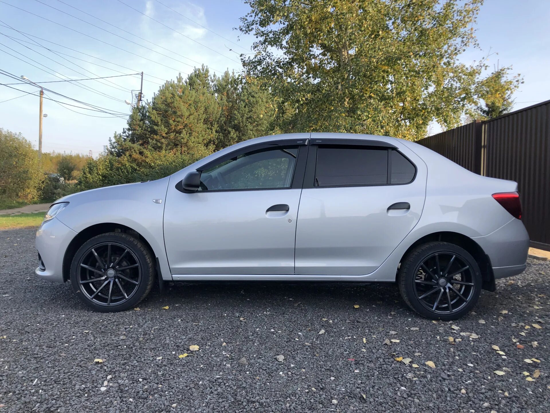 Рено логан 2 на дисках фото Logan на 18-х тапках - Renault Logan (2G), 1,6 л, 2017 года колёсные диски DRIVE