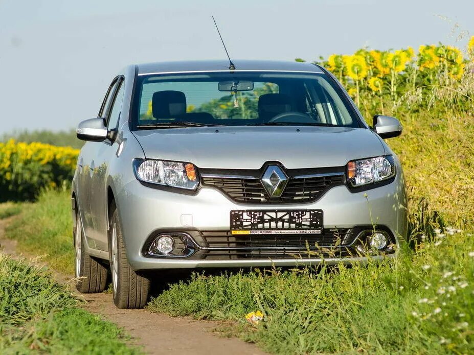 Рено логан 2 поколения фото Купить б/у Renault Logan II 1.6 MT (82 л.с.) бензин механика в Волгограде: сереб